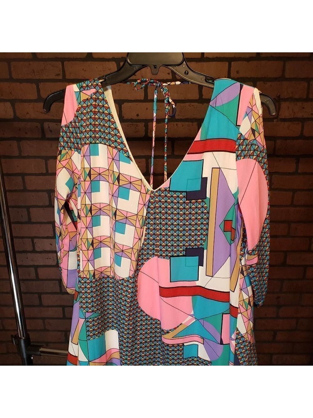 Bright Geometric Print Slit Sleeve Dress - Picture 2 of 12
